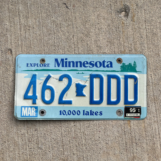 Photo of a 1987 1995 Minnesota License Plate Auto Tag Garage Decor Vintage Repeat Repeating 462 DDD with original patina