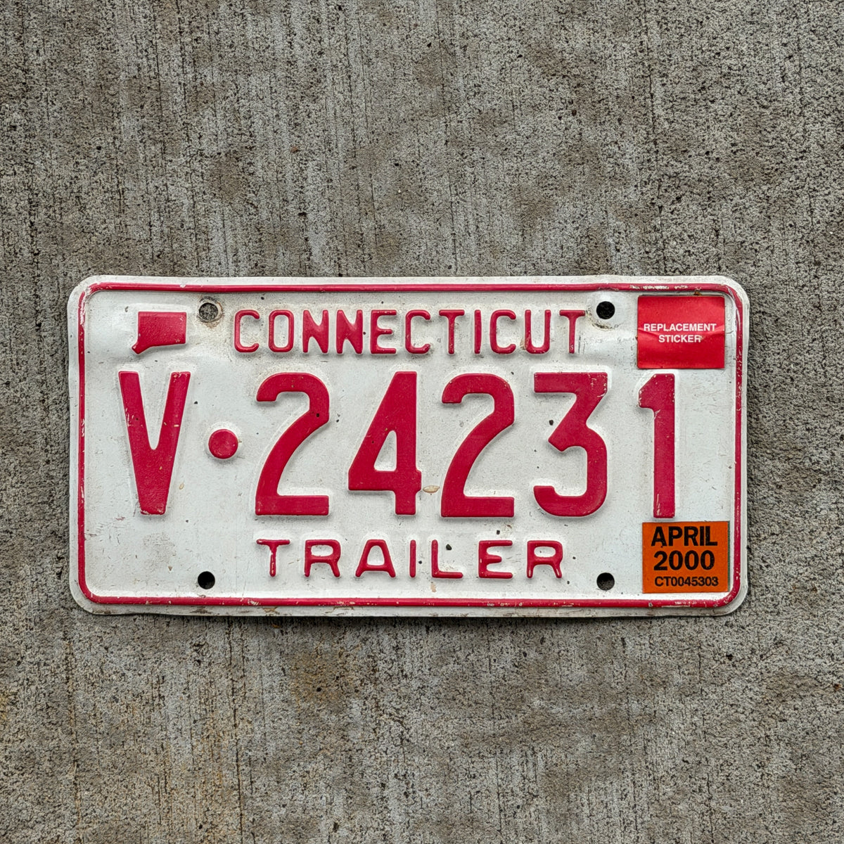 Photo of a 1988 2000 Connecticut Trailer License Plate Auto Tag Garage Decor Vintage V 24231 with original patina