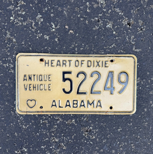 Photo of a 1988 Alabama Antique Vehicle License Plate Auto Tag Garage Decor Vintage Heart of Dixie 52249