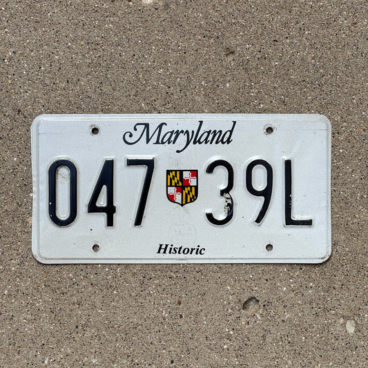 Photo of a 1988 Maryland Historic License Plate Auto Tag Garage Decor Vintage Antique Vehicle 047 39L