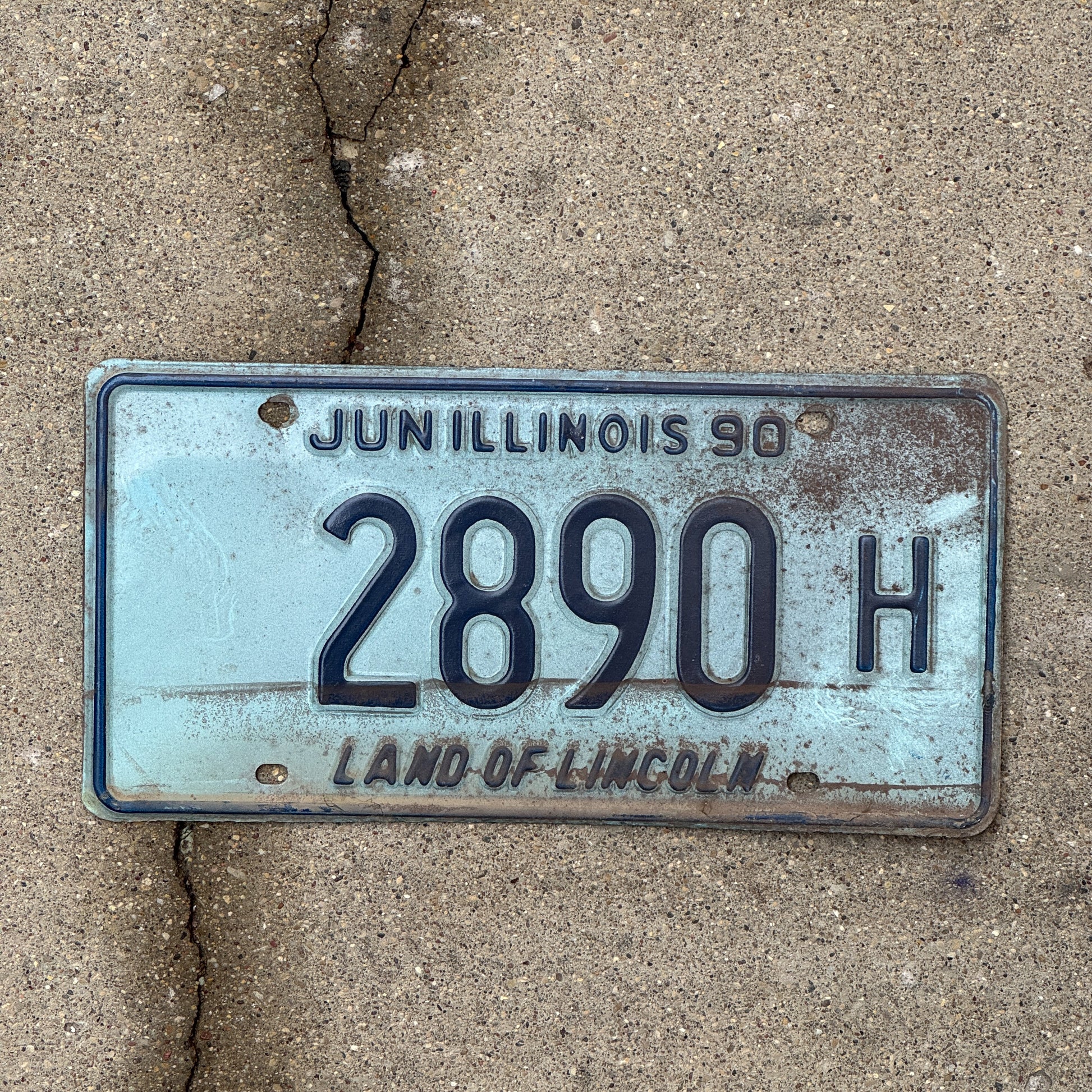Photo of a 1989 1990 Illinois Truck License Plate Auto Tag 1 Vintage Garage 2890 H with original patina