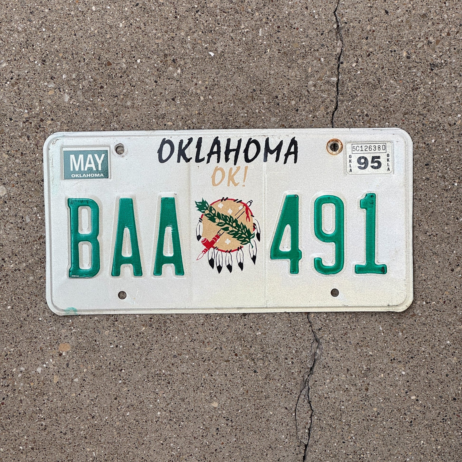 Photo of a 1989 1995 Oklahoma License Plate Auto Tag Garage Decor Vintage Native America BAA 491