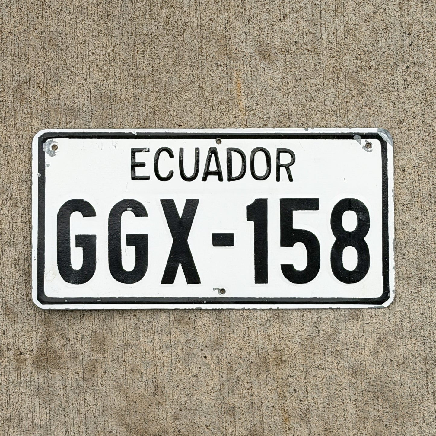 Photo of a 1989 Ecuador License Plate Auto Tag Garage Decor Vintage GGX 158 with original patina