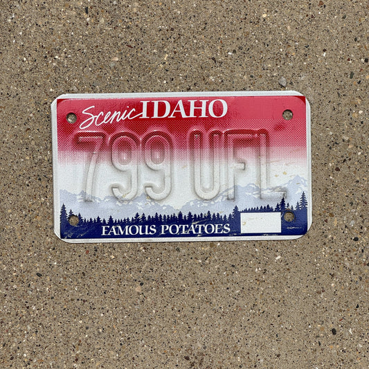 Photo of a 1989 Idaho Error License Plate Auto Tag Garage Decor Vintage Misprint 799 UFL