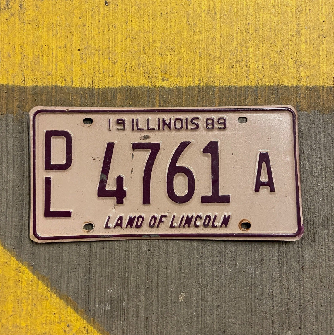 Photo of a 1989 Illinois Dealer License Plate Auto Tag 2 Garage Decor 4761 A