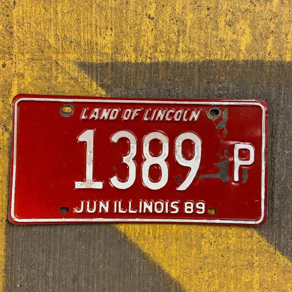 Photo of a 1989 Illinois TRUCK License Plate Auto Tag Garage Decor Vintage License Plate Garage Auto Tag Garage Decor P Truck 1389 P