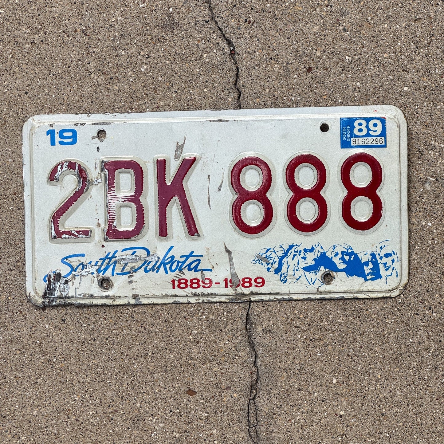 Photo of a 1989 South Dakota License Plate Auto Tag Garage Decor Vintage Repeat Repeating 2BK 888