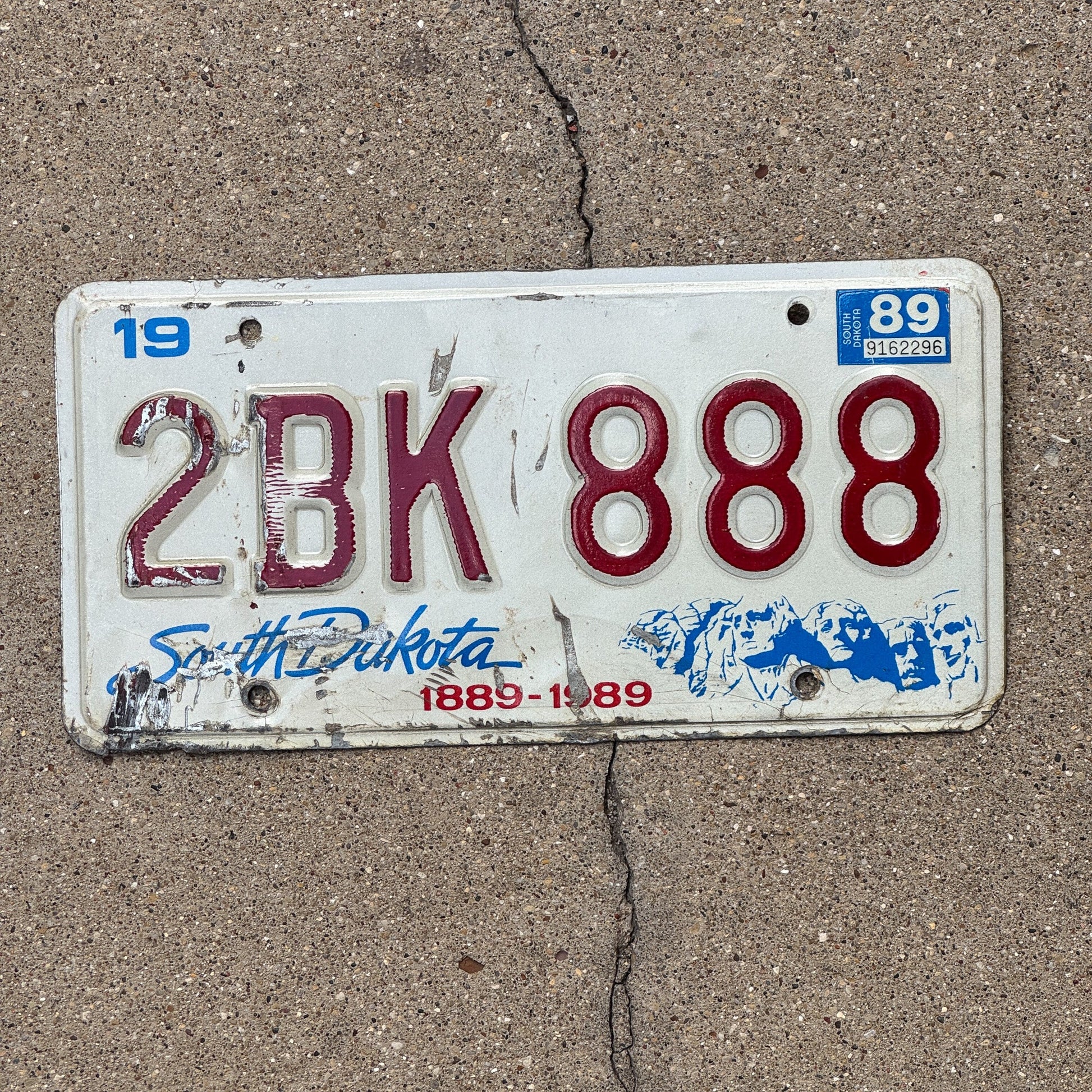 Photo of a 1989 South Dakota License Plate Auto Tag Garage Decor Vintage Repeat Repeating 2BK 888