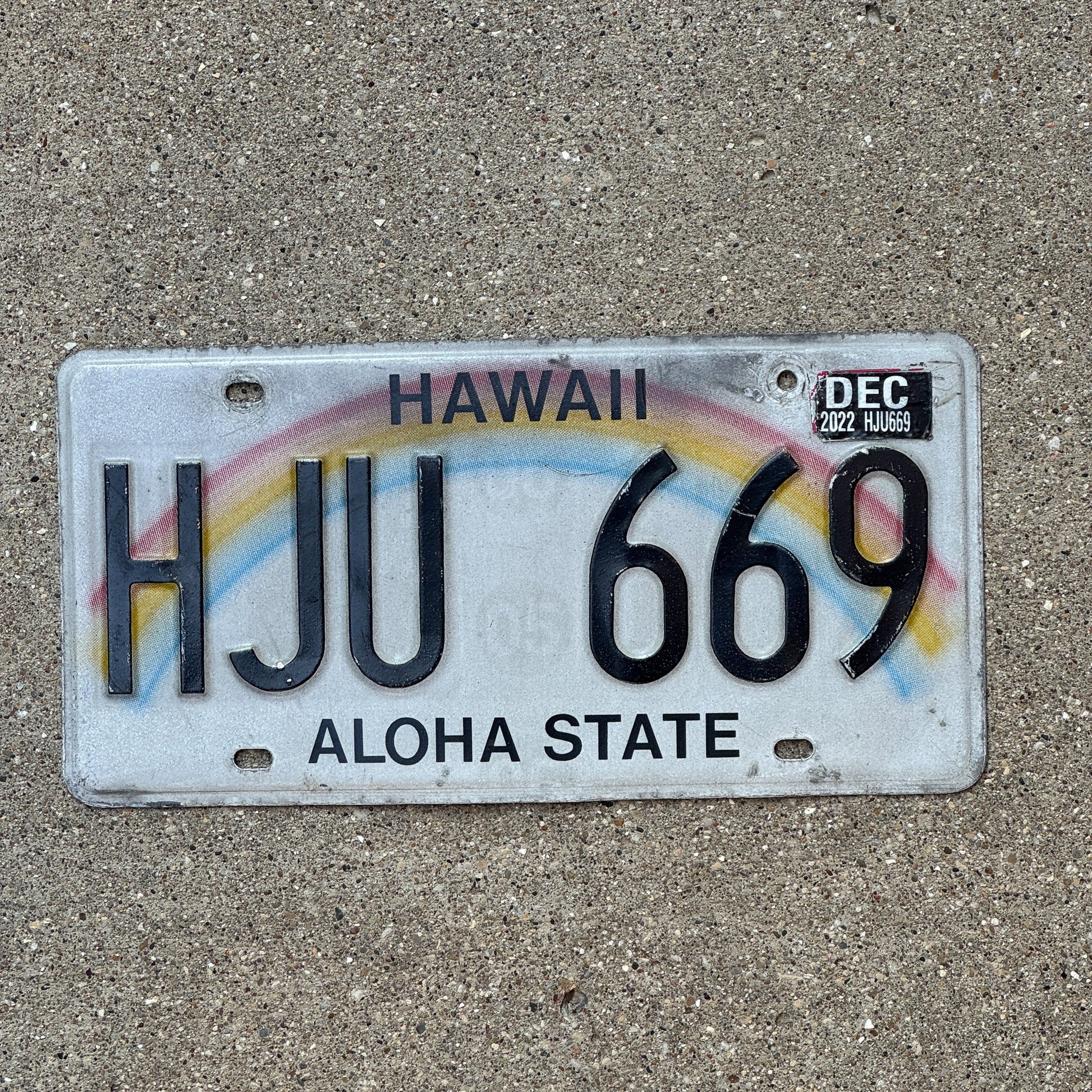 Photo of a 1991 Hawaii License Plate Auto Tag Garage Decor Vintage Rainbow HJU 669