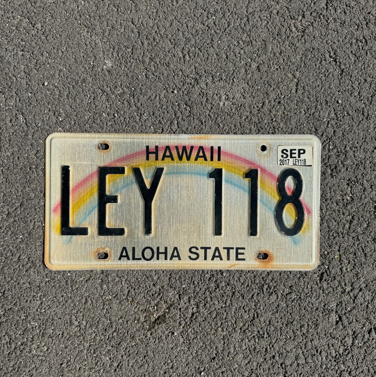 Photo of a 1991 Hawaii License Plate Auto Tag Garage Decor Vintage Rainbow LEY 118