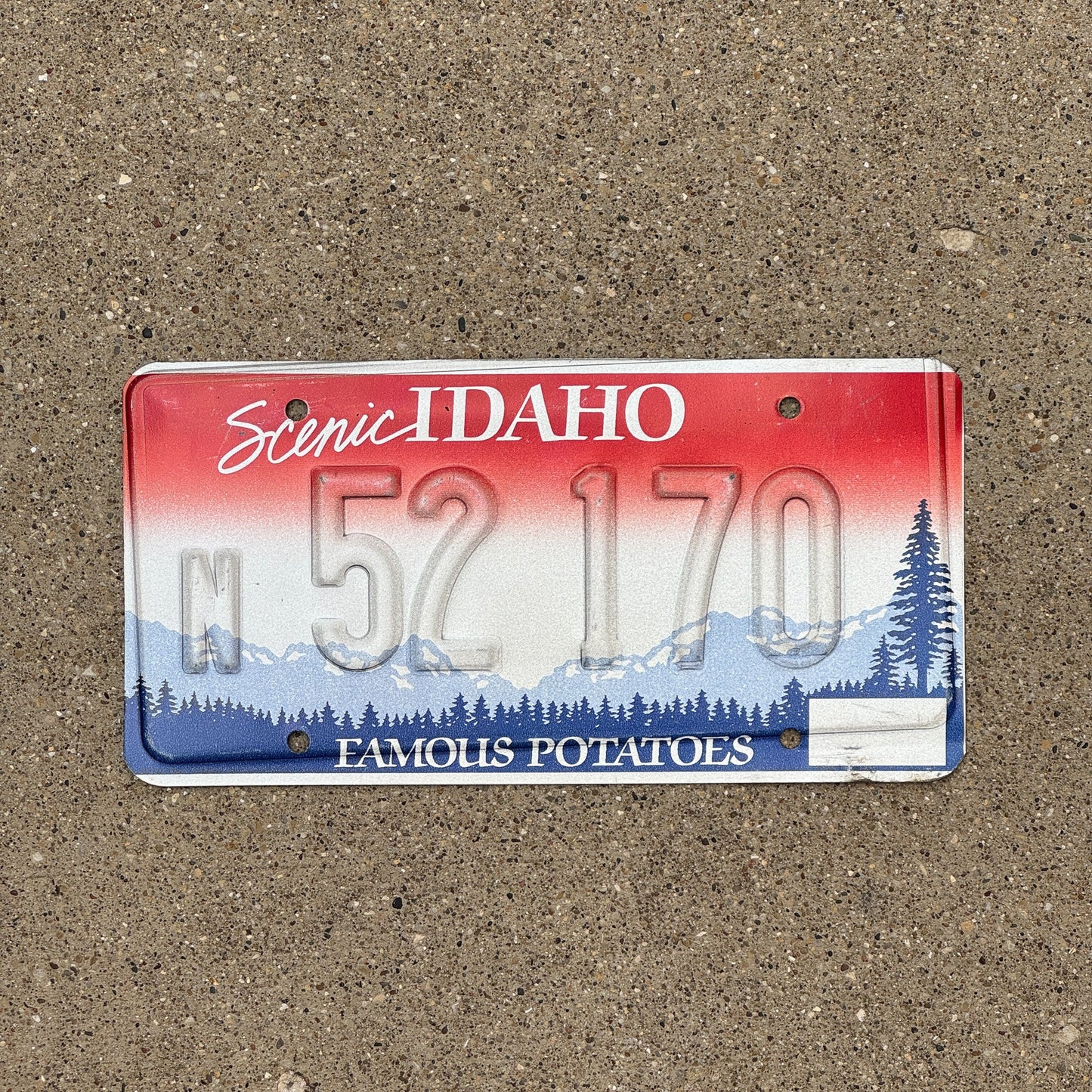 Photo of a 1992 Idaho Error License Plate Auto Tag Garage Decor Vintage Misprint N 52 170