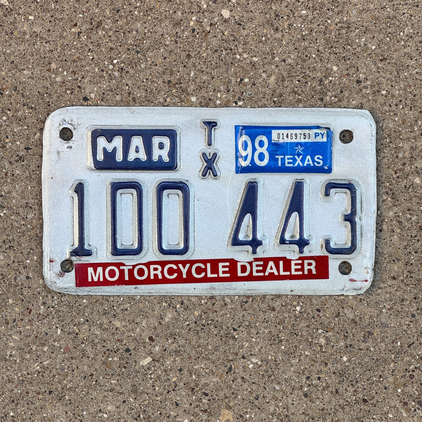 Photo of a 1997 1998 Texas Motorcycle Dealer License Plate Auto Tag Garage Decor Vintage 1D0443 with original patina