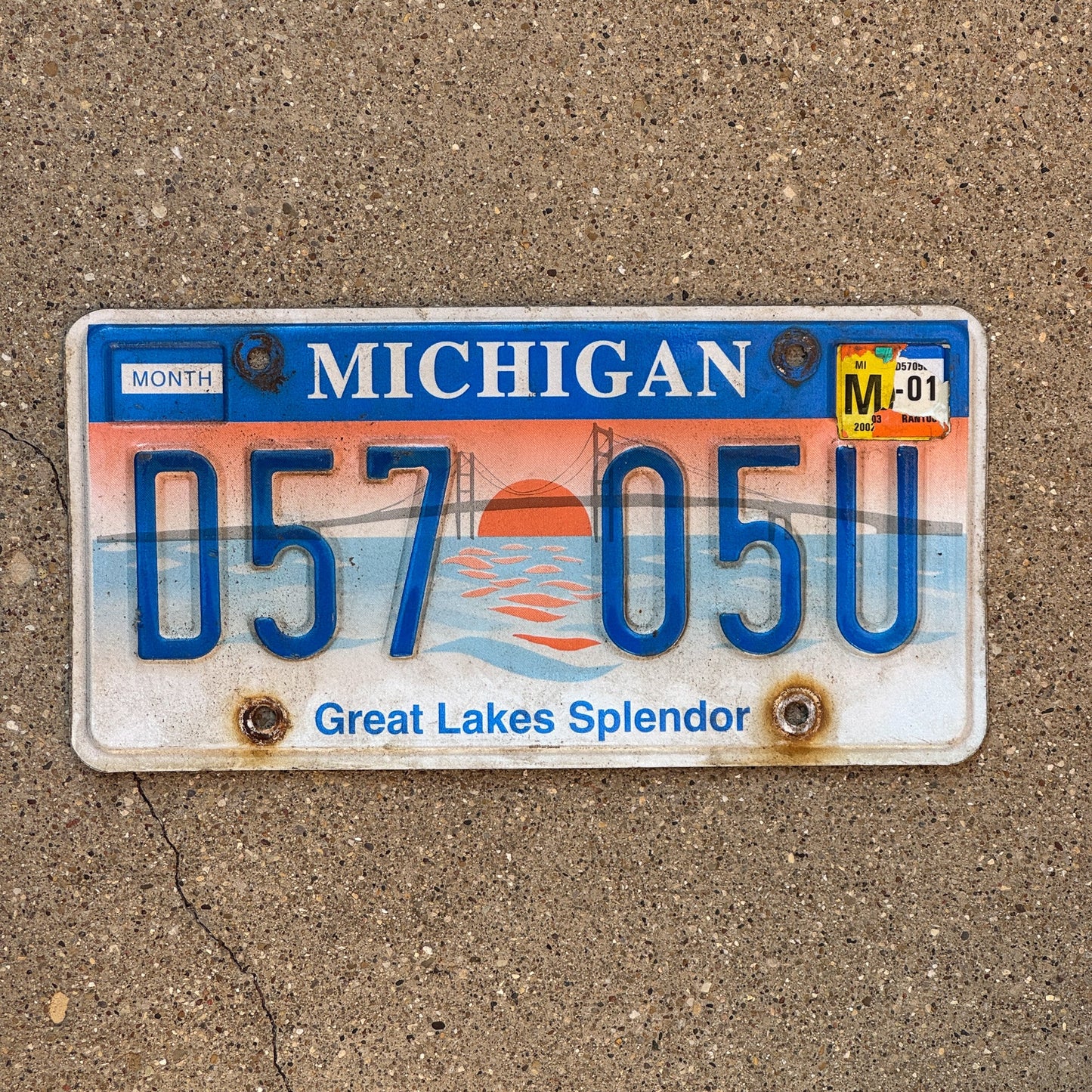 Photo of a 1997 2002 Michigan Graphic / Specialty License Plate Auto Tag Garage Decor Vintage Great Lakes Splendor D57 05U