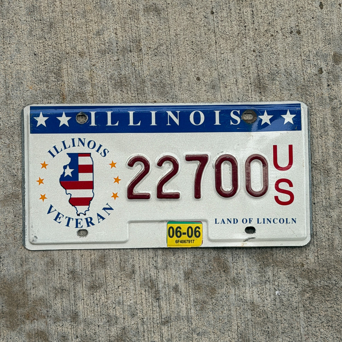 Photo of a 1998 2006 Illinois Veteran License Plate Auto Tag 2 Vintage Garage Retired Military 22700 US with original patina