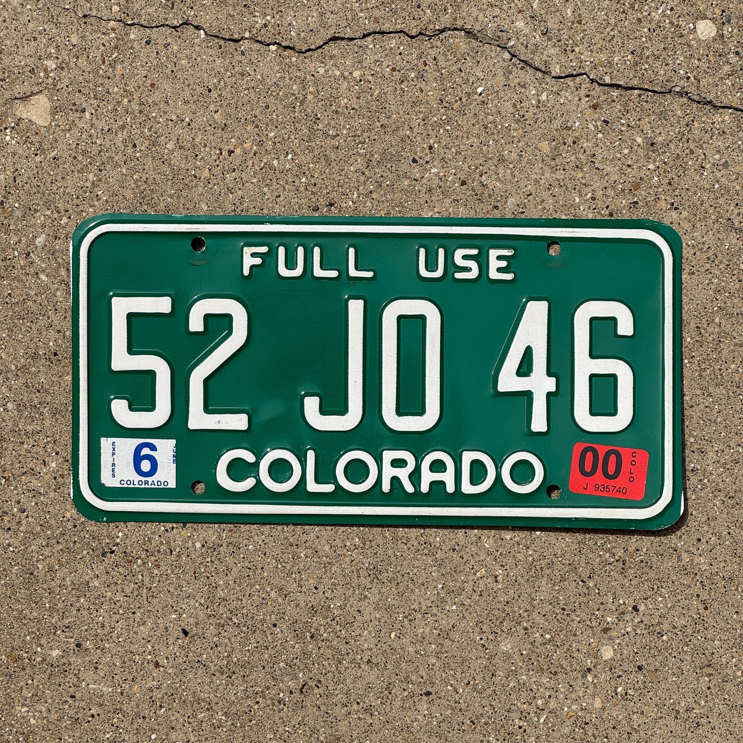 Photo of a 1999 Colorado Full Use License Plate Auto Tag Garage Decor Vintage 52 JO 46