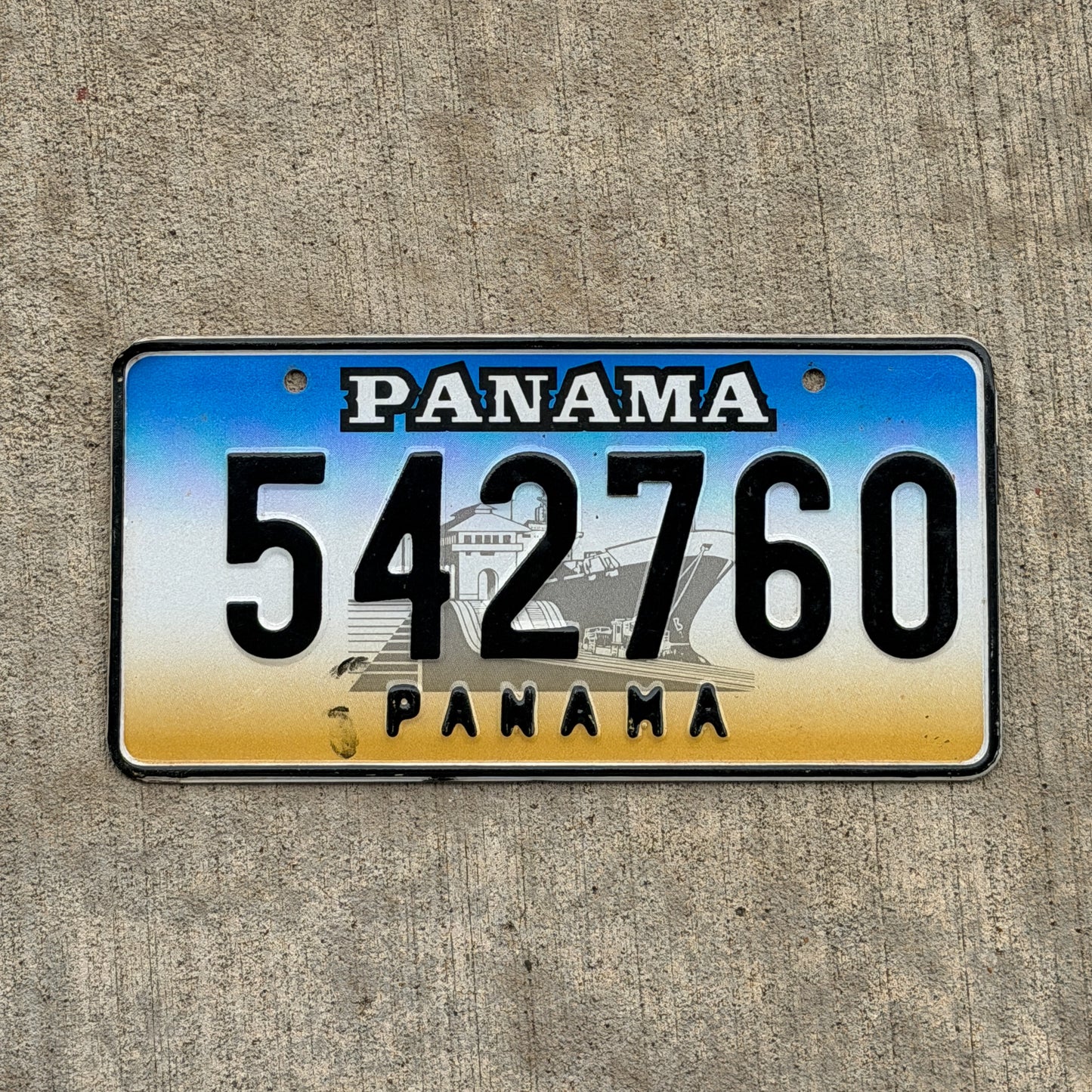Photo of a 1999 Panama License Plate Auto Tag Garage Decor Vintage 542760 with original patina