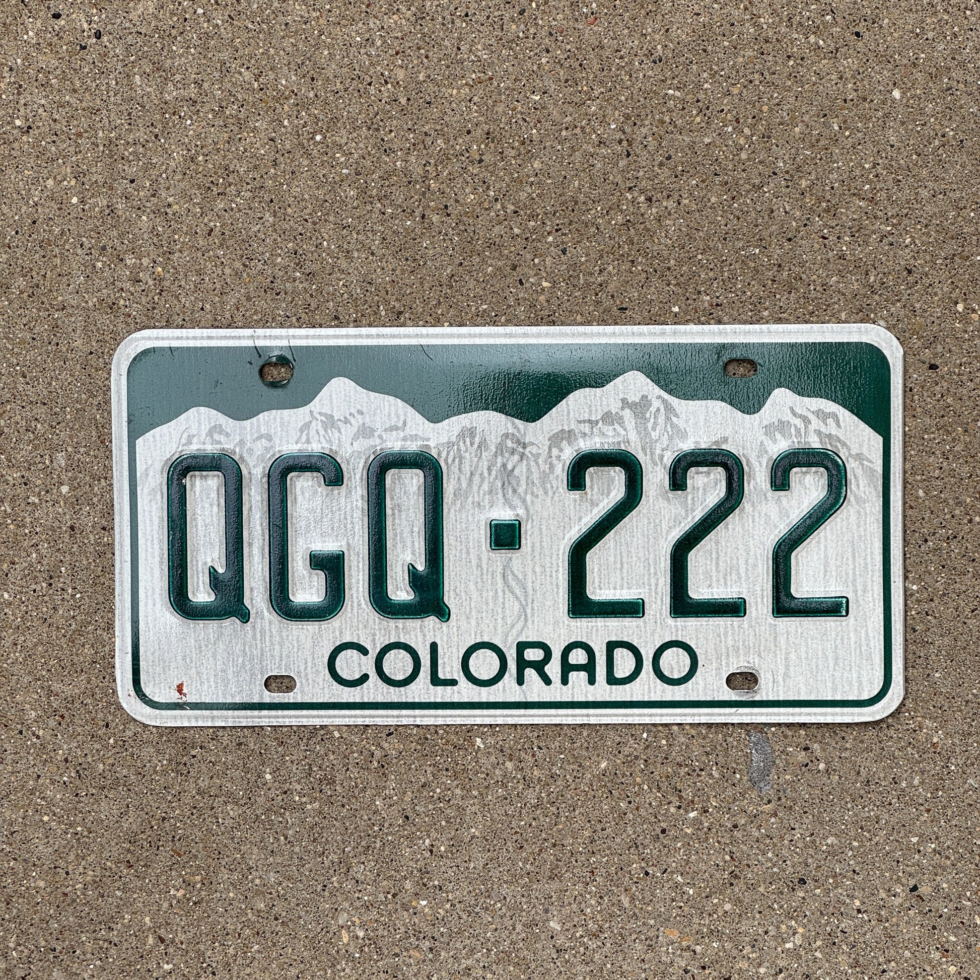 Photo of a 2000 Colorado License Plate Auto Tag Garage Decor Vintage Repeat Repeating QGQ 222