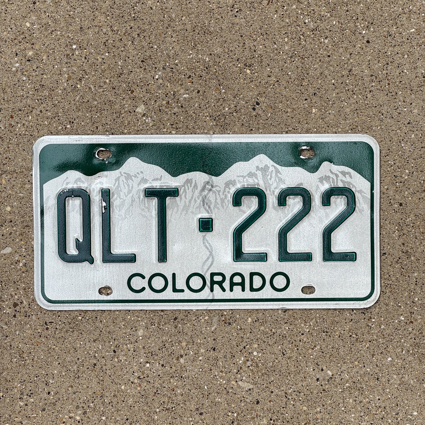 Photo of a 2000 Colorado License Plate Auto Tag Garage Decor Vintage Repeat Repeating QLT 222