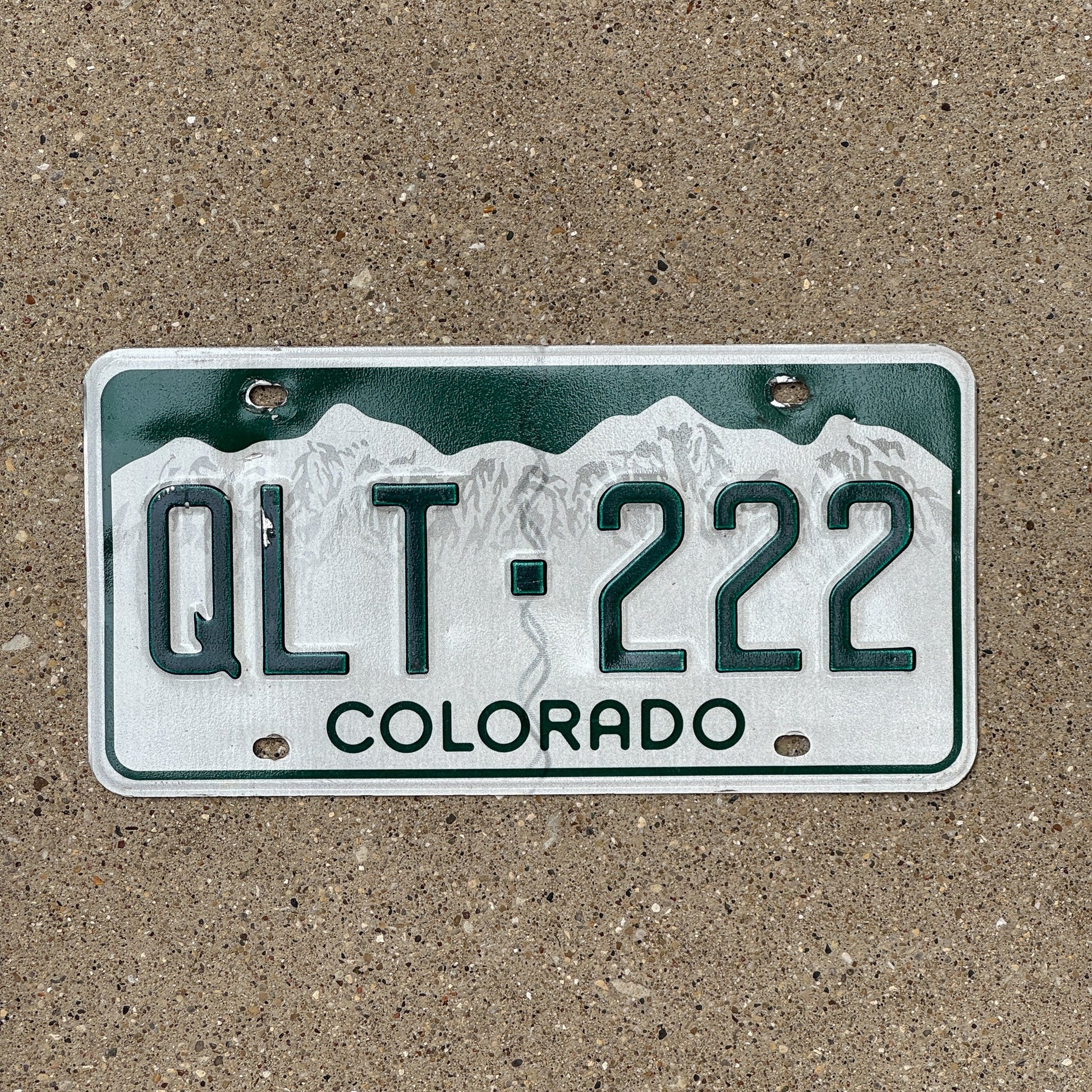 Photo of a 2000 Colorado License Plate Auto Tag Garage Decor Vintage Repeat Repeating QLT 222