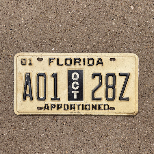 Photo of a 2001 Florida Apportioned Tractor License Plate Auto Tag Garage Decor Vintage A01 28Z