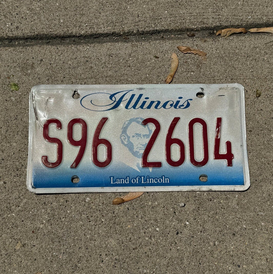 Photo of a 2001 Illinois License Plate Auto Tag Garage Decor Vintage S 96 2604