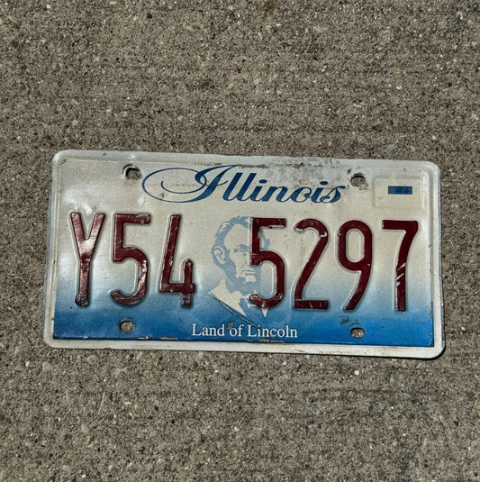 Photo of a 2001 Illinois License Plate Auto Tag Garage Decor Vintage Y 54 5297