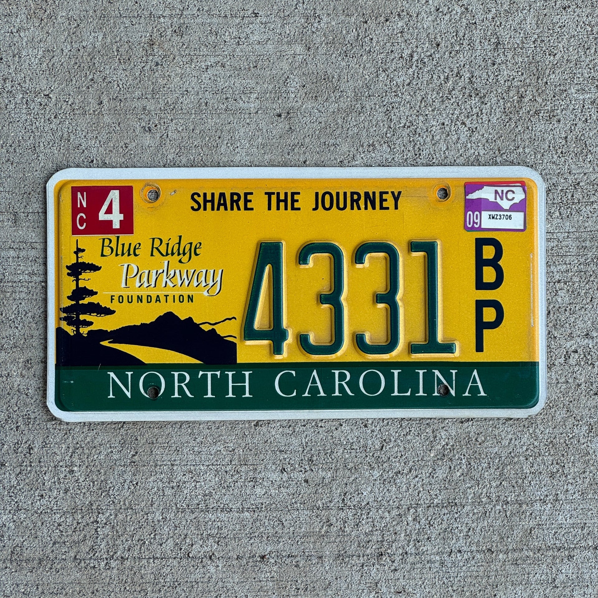 nc tobacco heritage license plate North Carolina Tarheels Booster Leaf Farmer 1977 North Carolina Motorcycle License