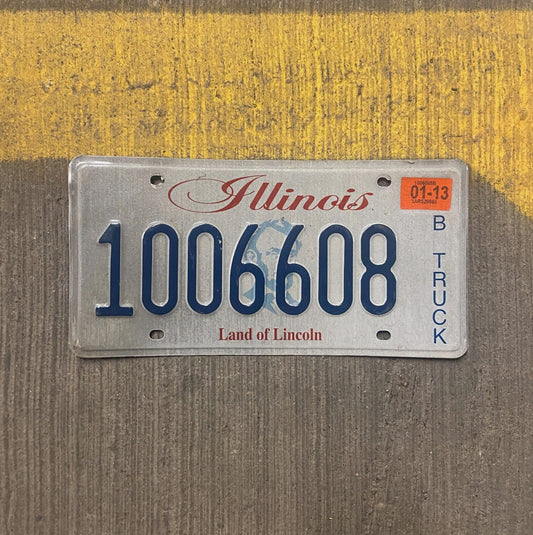 Photo of a 2003 Illinois Truck License Plate Auto Tag Garage Decor Vintage 1006608
