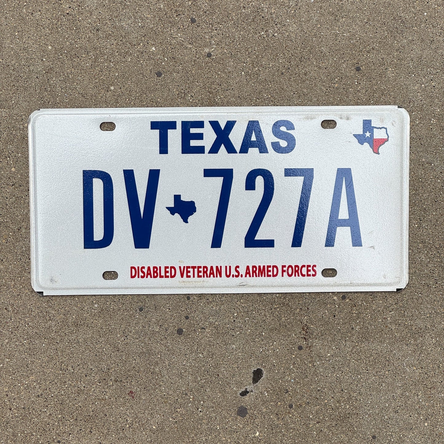 Photo of a 2003 Texas Disabled Veteran License Plate Auto Tag 2 Garage Decor DAV Vet DV 727A
