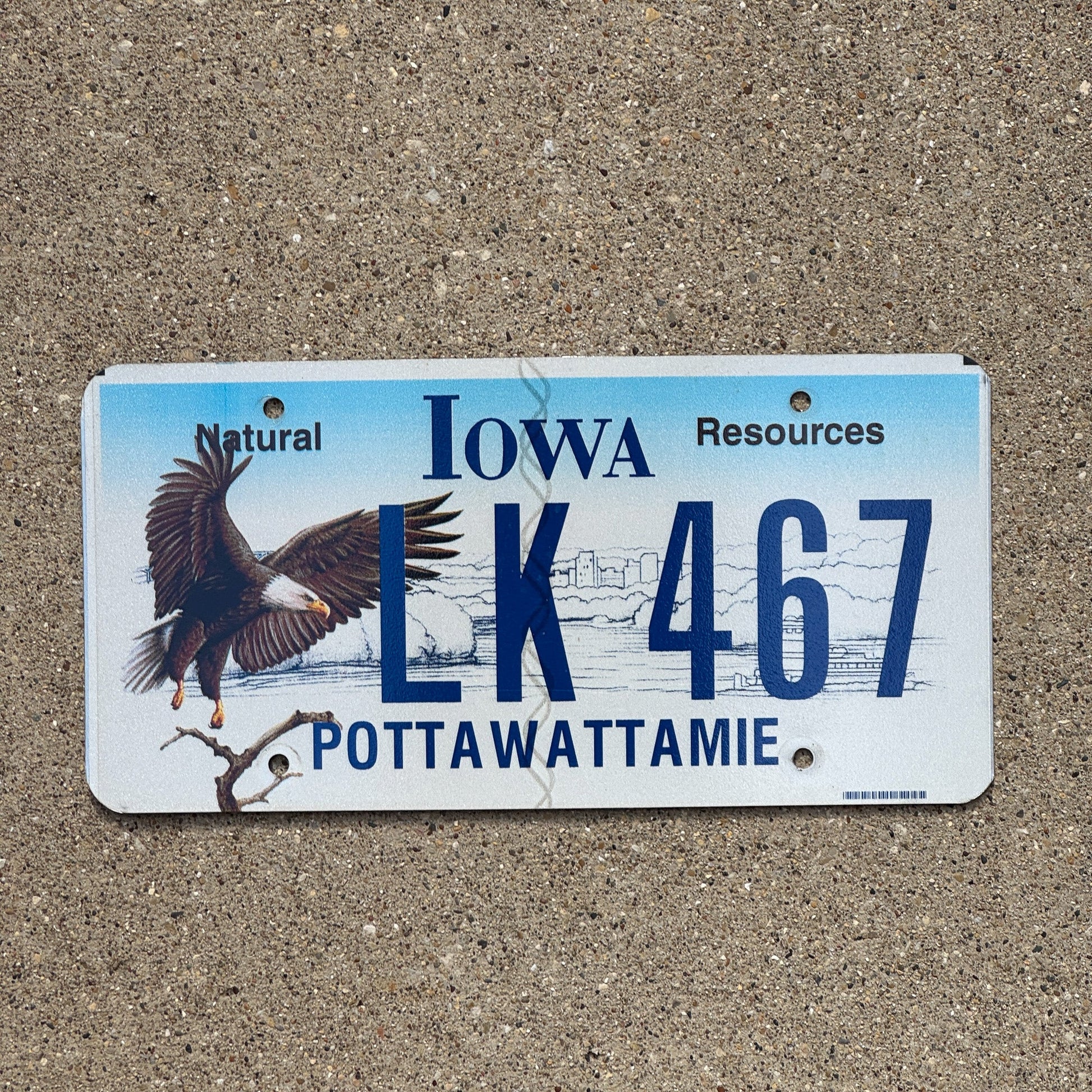 Photo of a 2005 Iowa Graphic / Specialty License Plate Auto Tag Garage Decor Vintage Natural Resources Bald Eagle LK 467