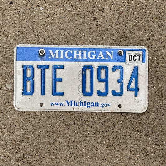 Photo of a 2006 2009 Michigan License Plate Auto Tag Garage Decor Vintage BTE 0934