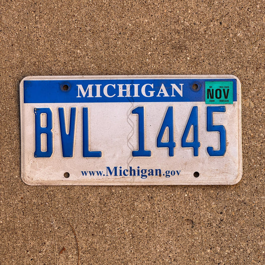 Photo of a 2007 2008 Michigan License Plate Auto Tag Garage Decor Vintage BVL 1445