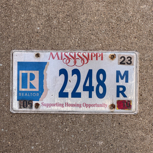 Photo of a 2007 Mississippi Graphic / Specialty License Plate Auto Tag Garage Decor Vintage Realtor 2248 MR with original patina