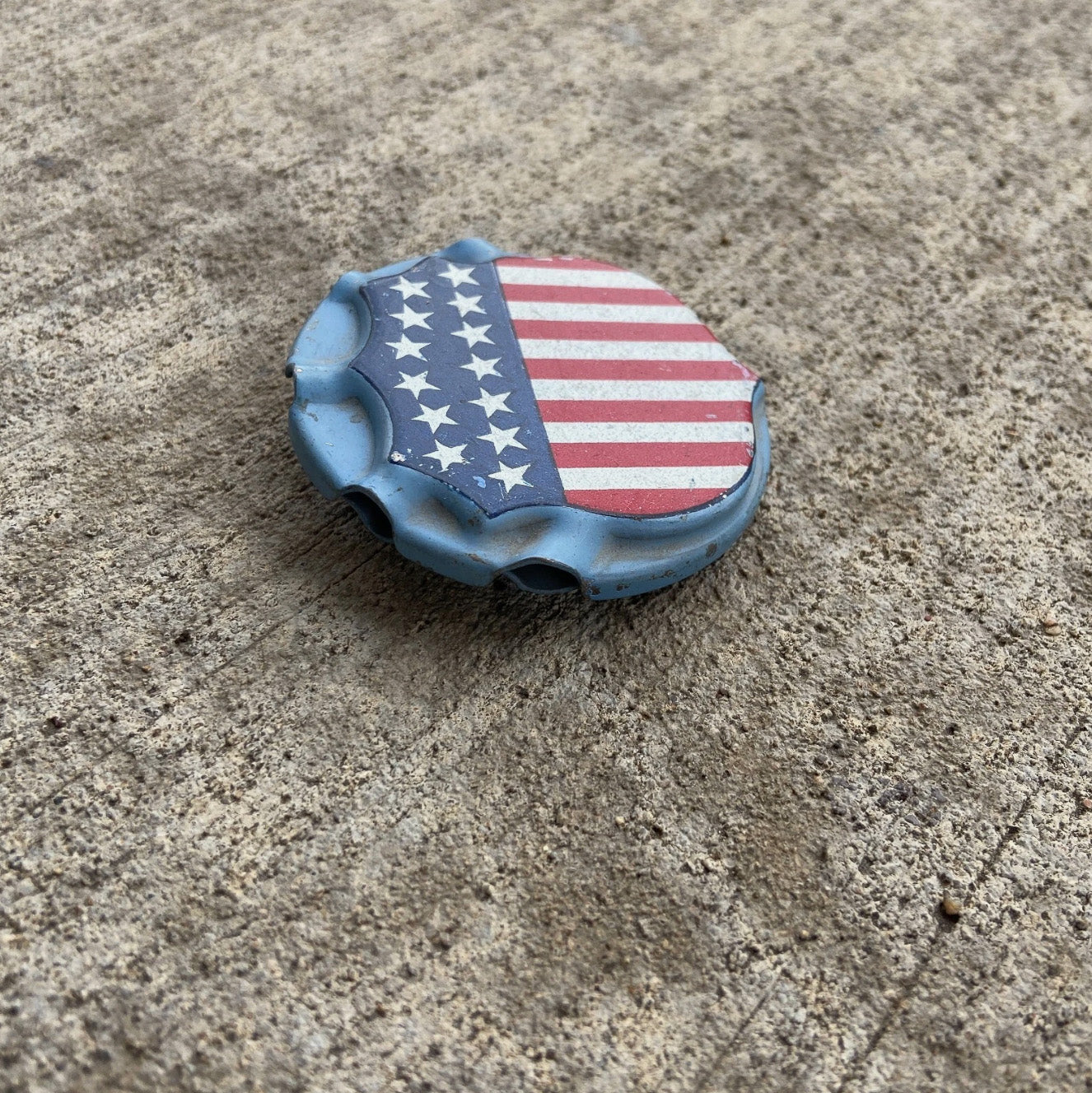 1950 Era American Flag Holder Shield License Plate Topper Auto Tag USA Americana US Garage