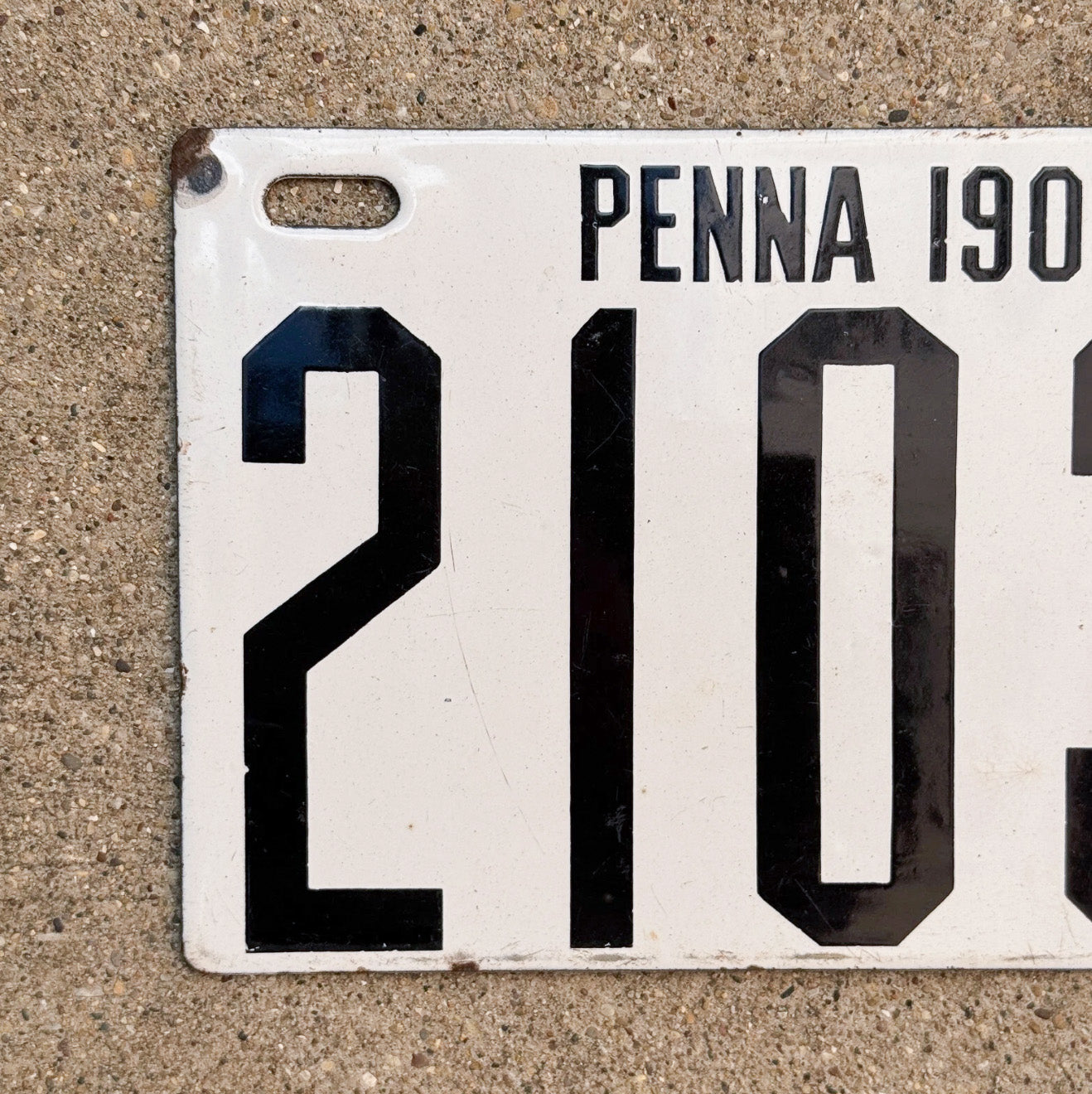 1909 Pennsylvania Porcelain License Plate Auto Tag Nice Quality 21031