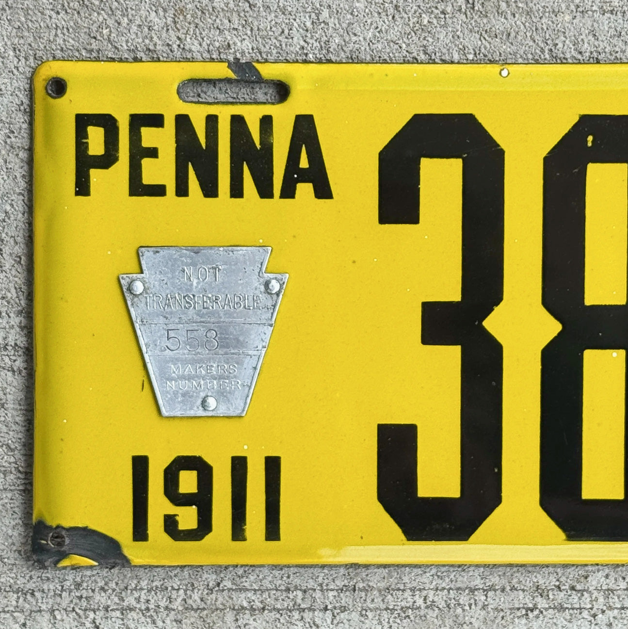 1911 Pennsylvania Porcelain License Plate Auto Tag Dishpan Type Beveled 38282