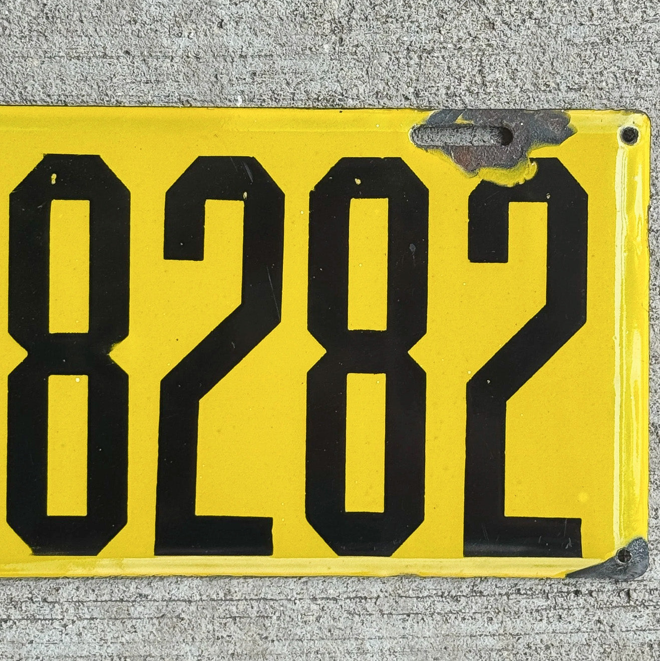 1911 Pennsylvania Porcelain License Plate Auto Tag Dishpan Type Beveled 38282