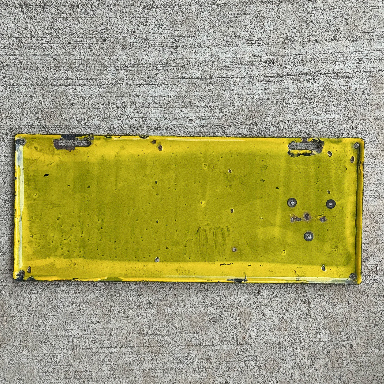 1911 Pennsylvania Porcelain License Plate Auto Tag Dishpan Type Beveled 38282