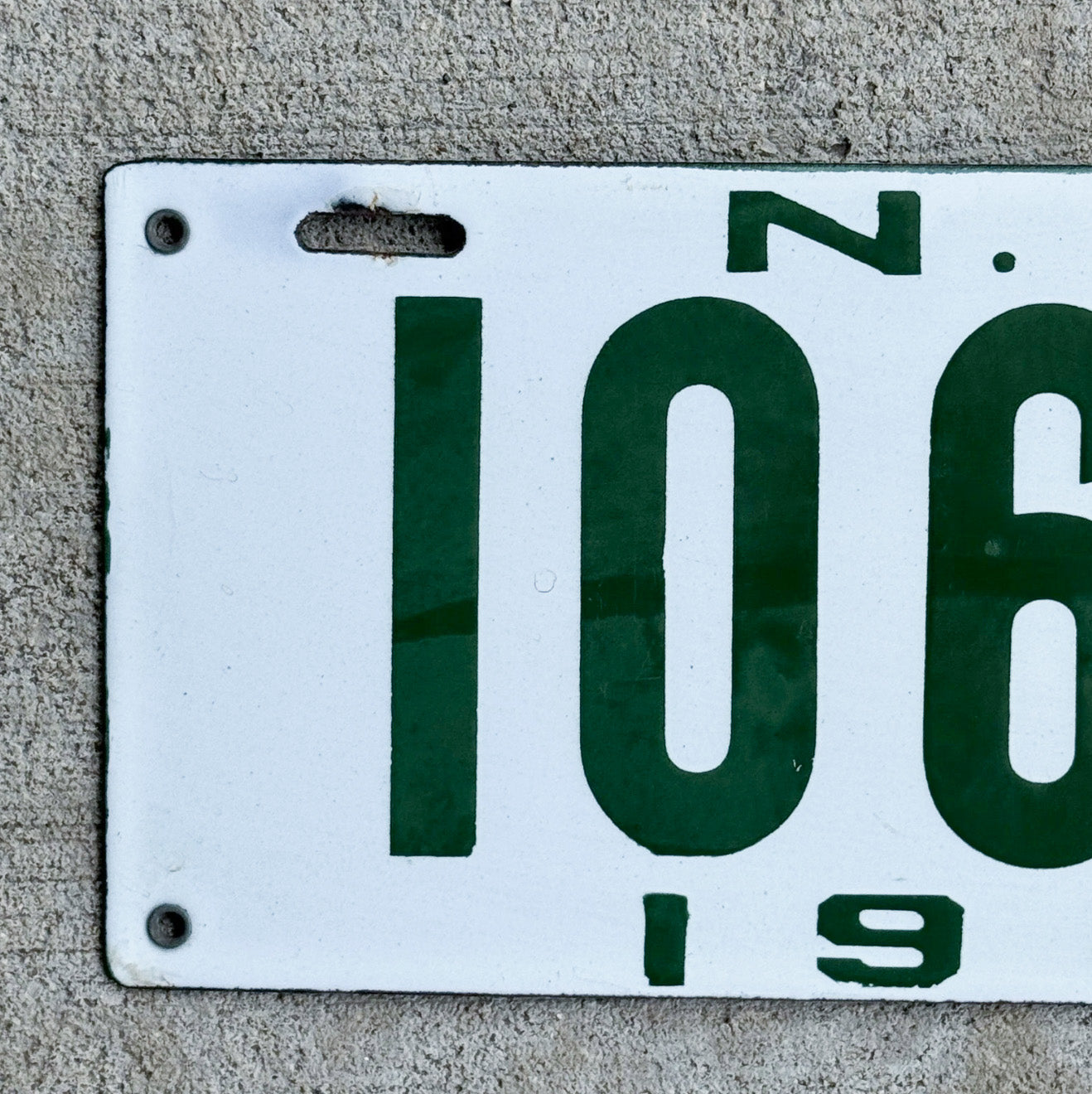 1917 New Hampshire Porcelain License Plate Auto Tag High Quality 10601