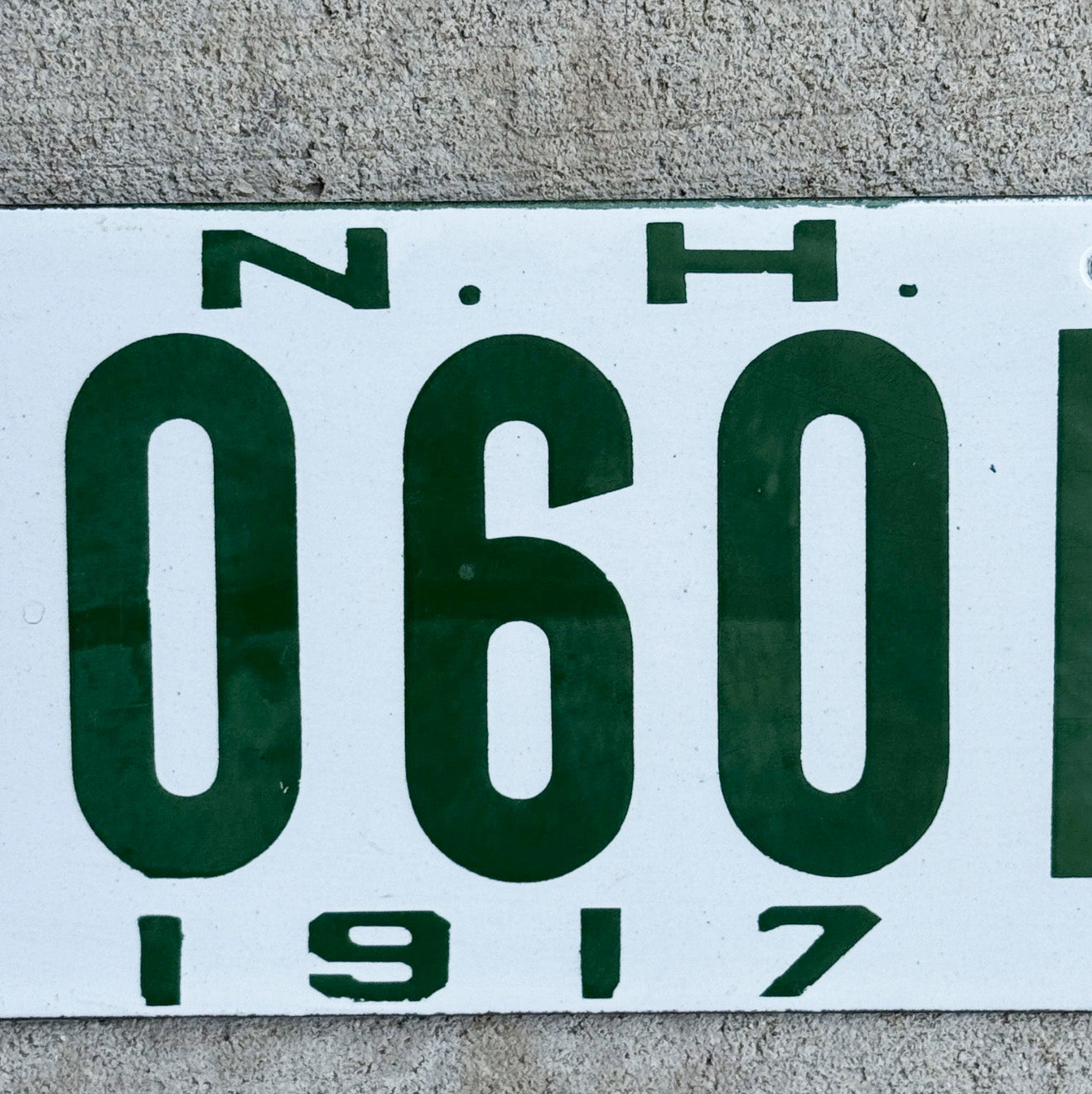 1917 New Hampshire Porcelain License Plate Auto Tag High Quality 10601