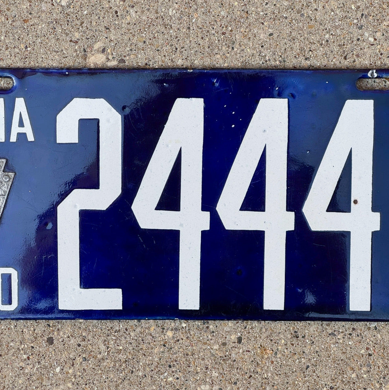 1910 Pennsylvania Porcelain License Plate Auto Tag Repeat Repeating 24448