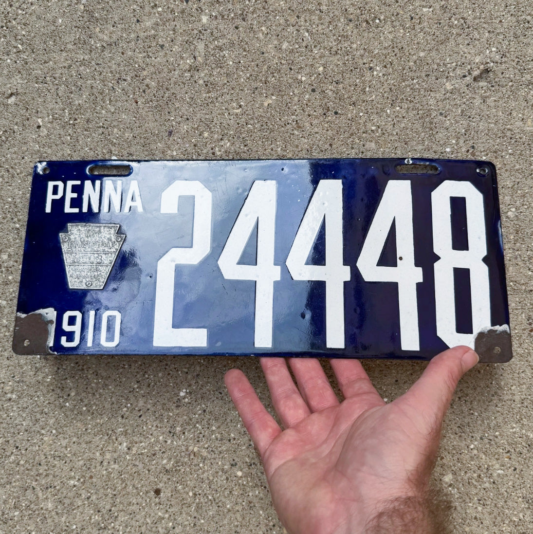 1910 Pennsylvania Porcelain License Plate Auto Tag Repeat Repeating 24448