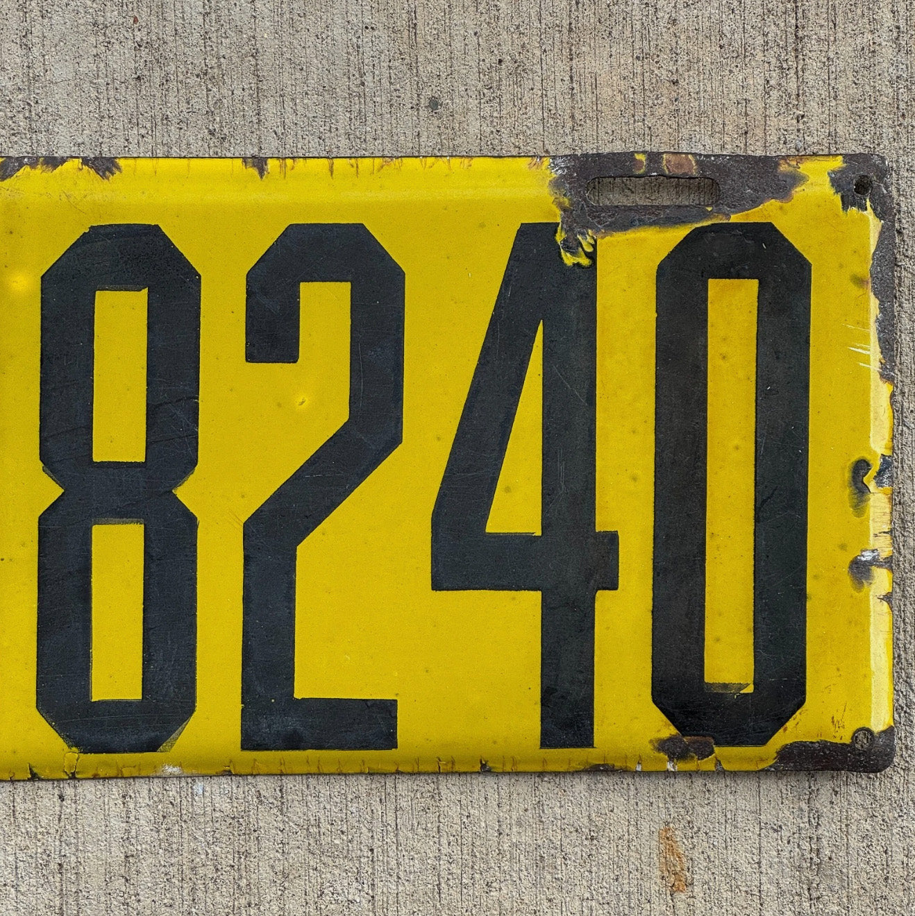 1911 Pennsylvania Porcelain License Plate Auto Tag Dishpan Type Beveled 38240