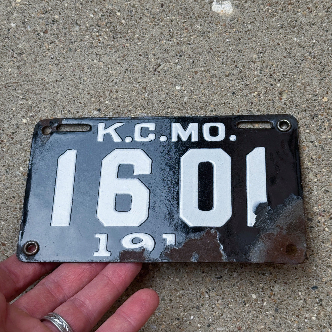 1914 Kansas City Missouri Porcelain License Plate Auto Tag 1601