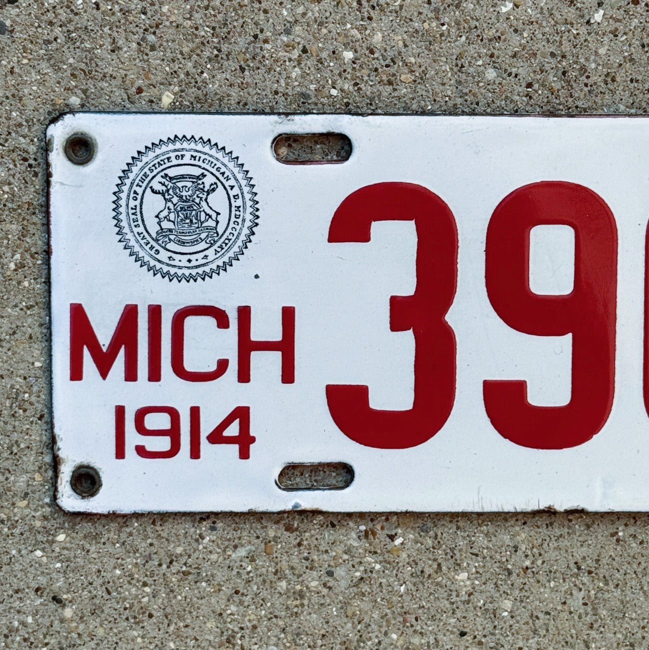 1914 Michigan Porcelain License Plate Auto Tag 39071