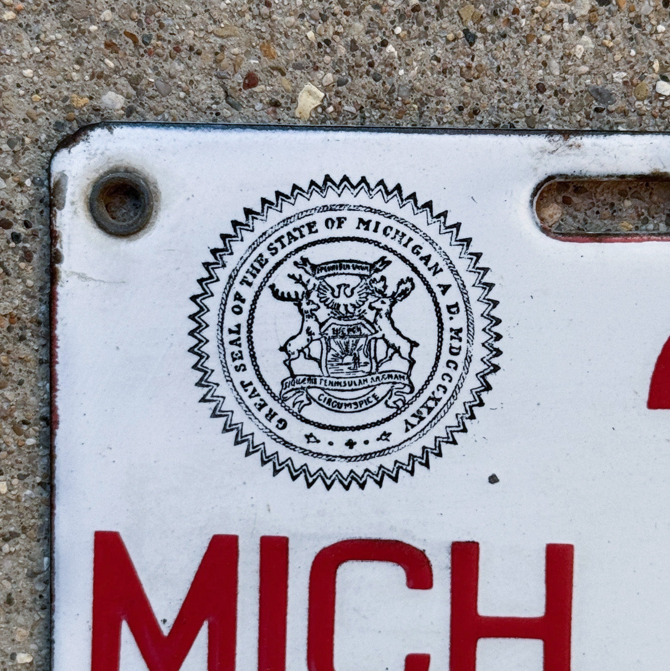 1914 Michigan Porcelain License Plate Auto Tag 39071
