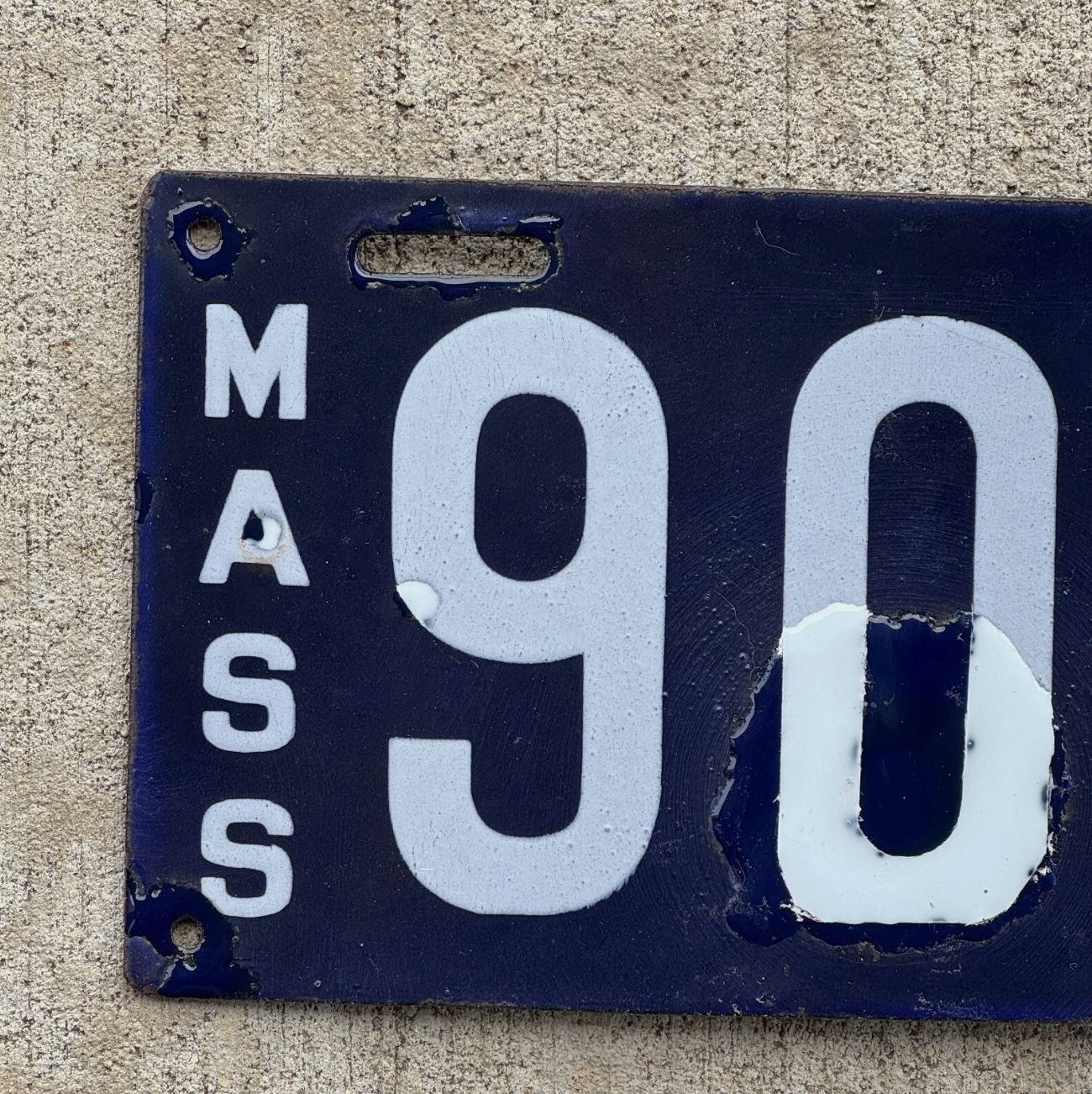 1915 Massachusetts Porcelain License Plate Auto Tag Blue 9021