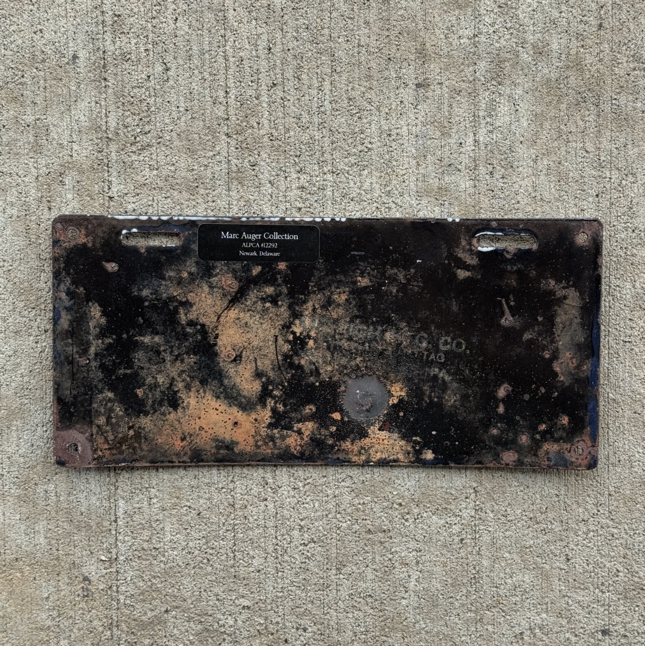 1915 Massachusetts Porcelain License Plate Auto Tag Blue 9021