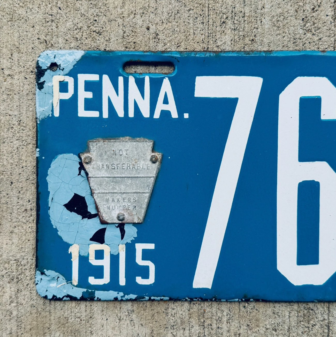 1915 Pennsylvania Porcelain License Plate Auto Tag Blue 76715
