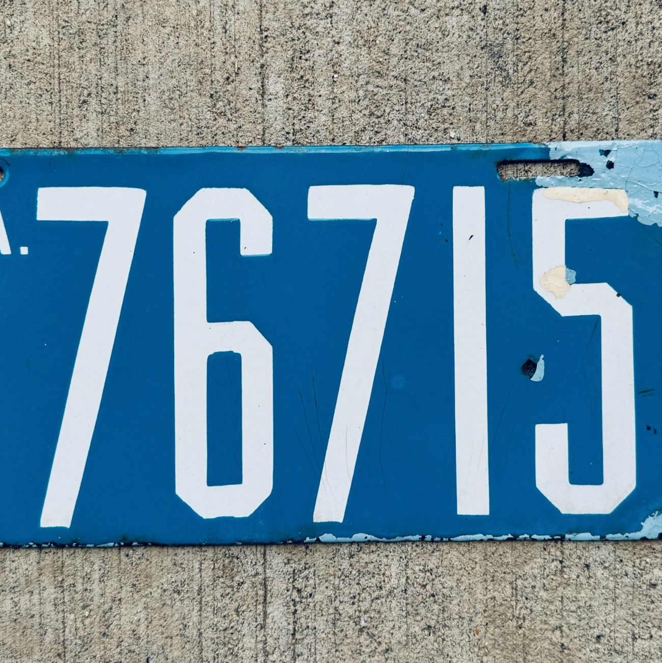 1915 Pennsylvania Porcelain License Plate Auto Tag Blue 76715